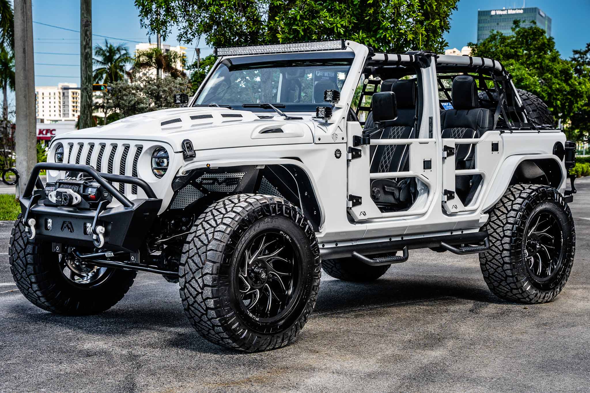 Jeep stereo install at LA Car Beats